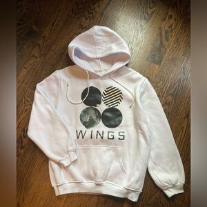 Mens Wings sweatshirt Hoodie size S-M